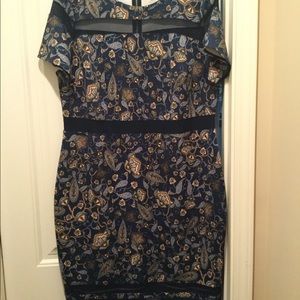 Women’s short sleeve dress